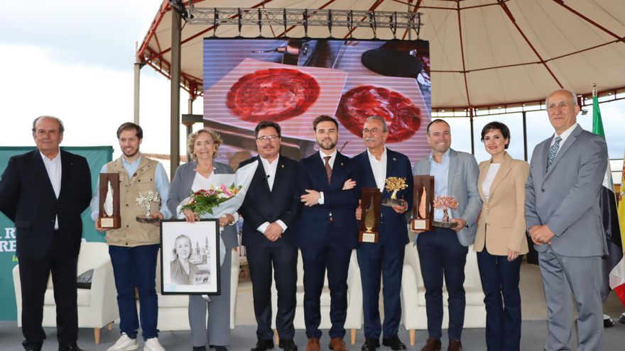 Guillermo Santamaría destaca la condición del Salón del Jamón Ibérico de Jerez de los Caballeros como referente