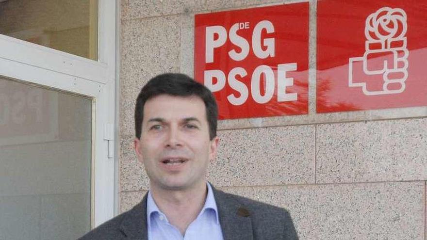 Gonzalo Caballero en la sede del PSdeG.