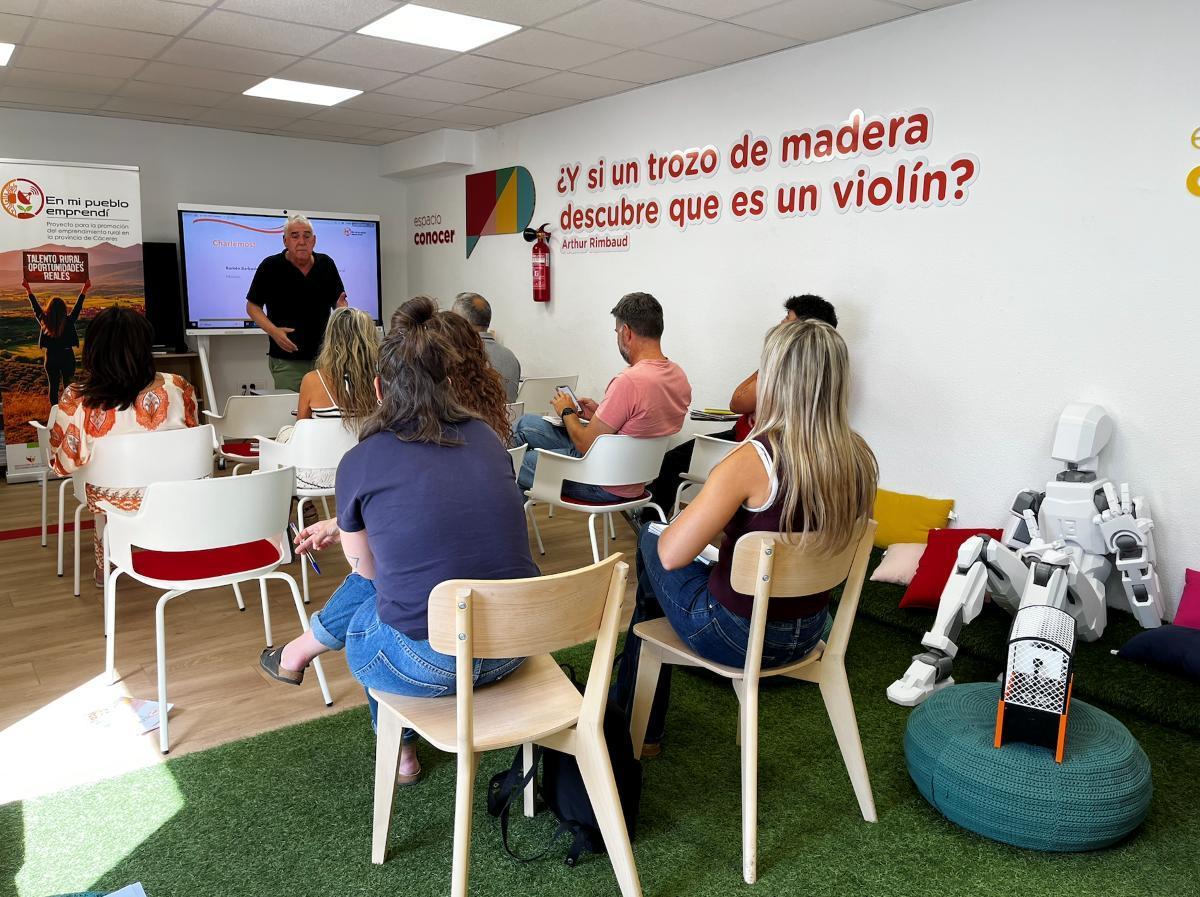 Taller 'En mi pueblo emprendí' Moraleja.