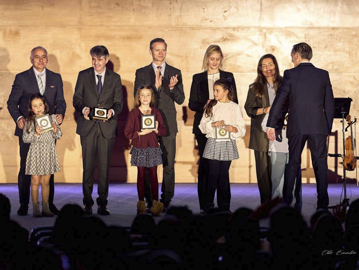 Una de las múltiples entregas de premios.