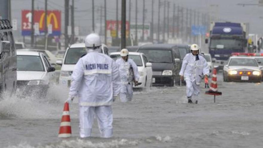 El tifón &#039;Roke&#039; ha provocado inundaciones en la ciudad de Toyokawa.