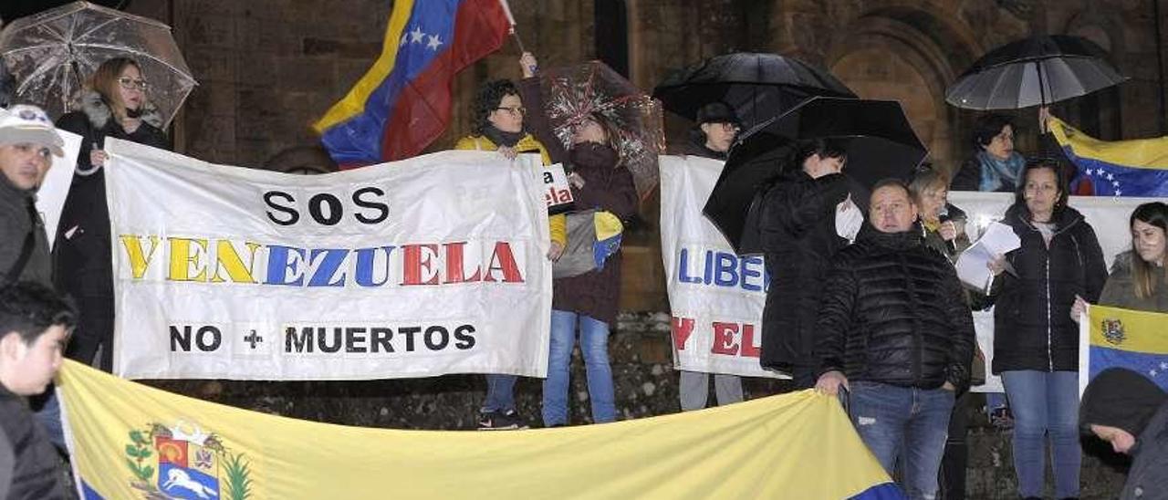 Manifestación de venezolanos contra el gobierno de Maduro, el año pasado en Lalín. // Bernabé/Javier Lalín