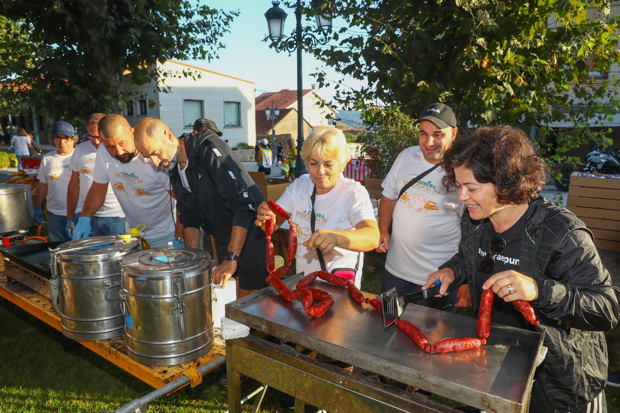 Asistentes a la "I Carrera Solidaria de Leo", con la que recordar al bebé de Meis fallecido hace casi un año y dar visibilidad a las enfermedades raras.