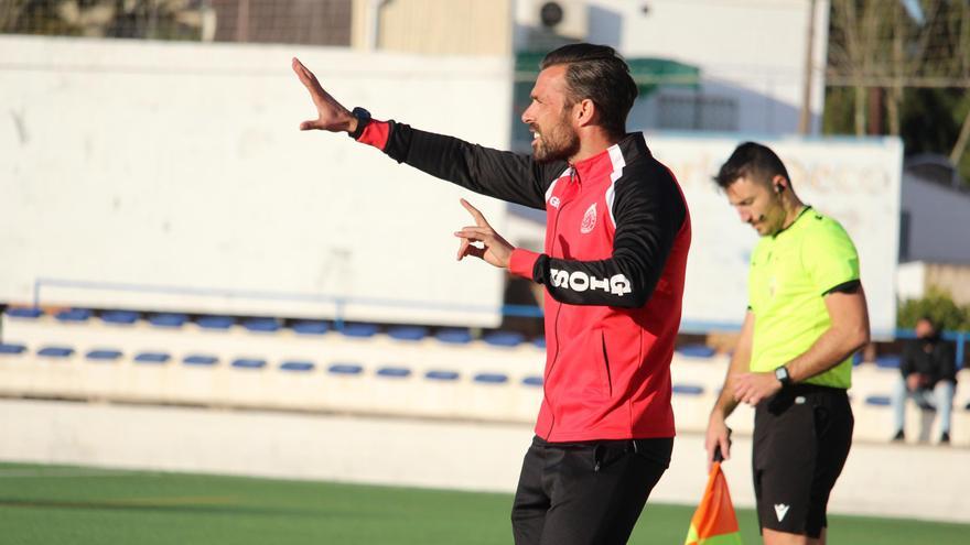 Entre el palco y el despacho en el Almazora, y el banquillo en el Benicarló