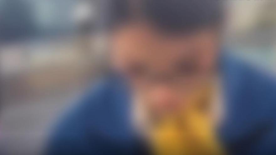 Enfrentamiento entre el personal de Ryanair y un pasajero de un vuelo de Barcelona a Ibiza: &quot;Por mi coño tú te quedas aquí&quot;