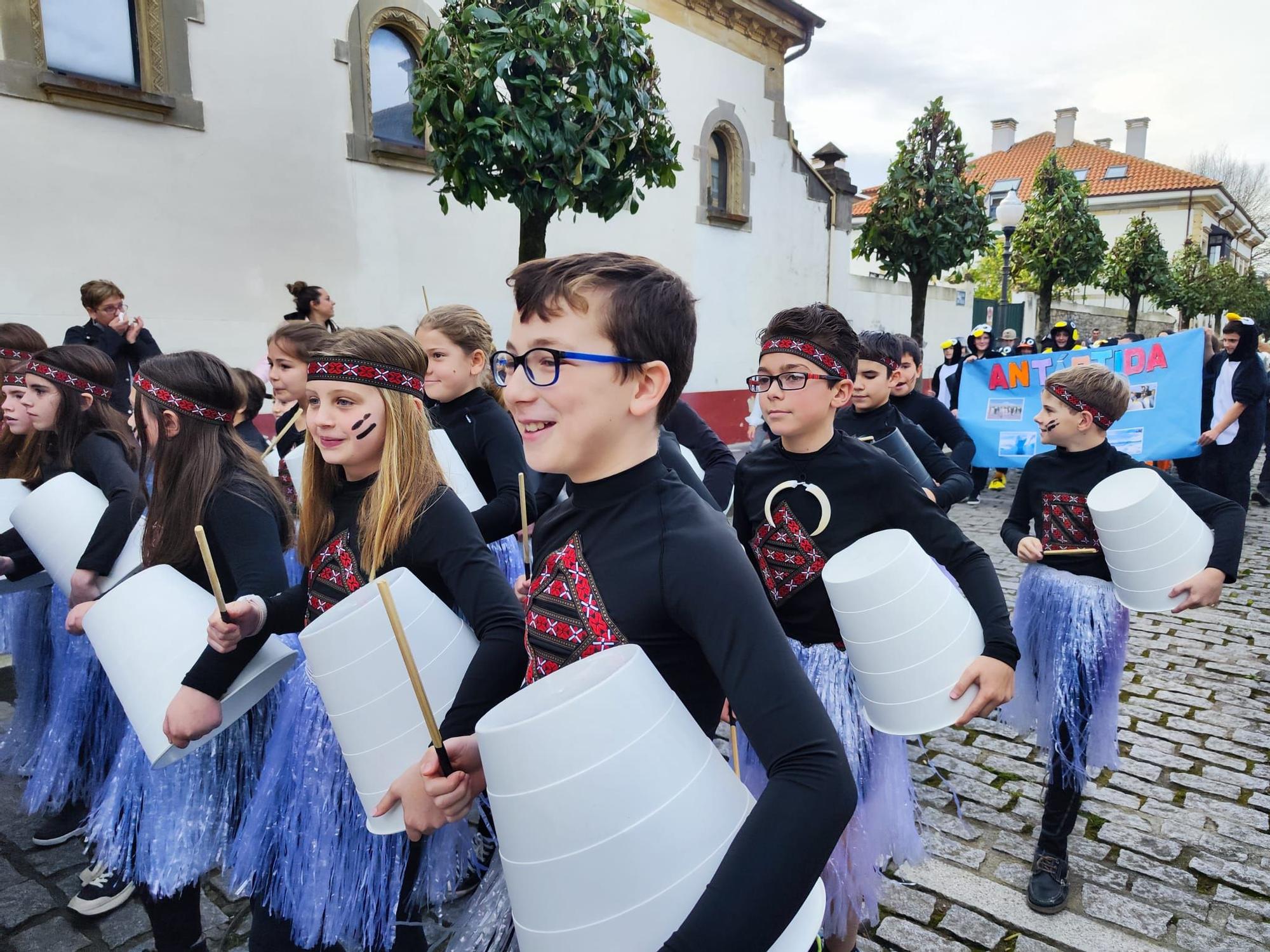 Un viaje por el mundo y a la naturaleza: así han celebrado los colegios de Villaviciosa el carnaval