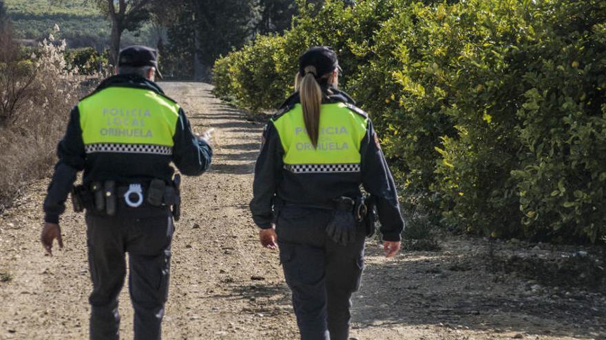 Los coches de la Policía comienzan a respostar en Arneva