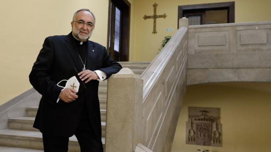 Jesús Sanz Montes, arzobispo de Oviedo: "No cambiaré de discurso ni de forma de ser, no tengo intención de que me asciendan"