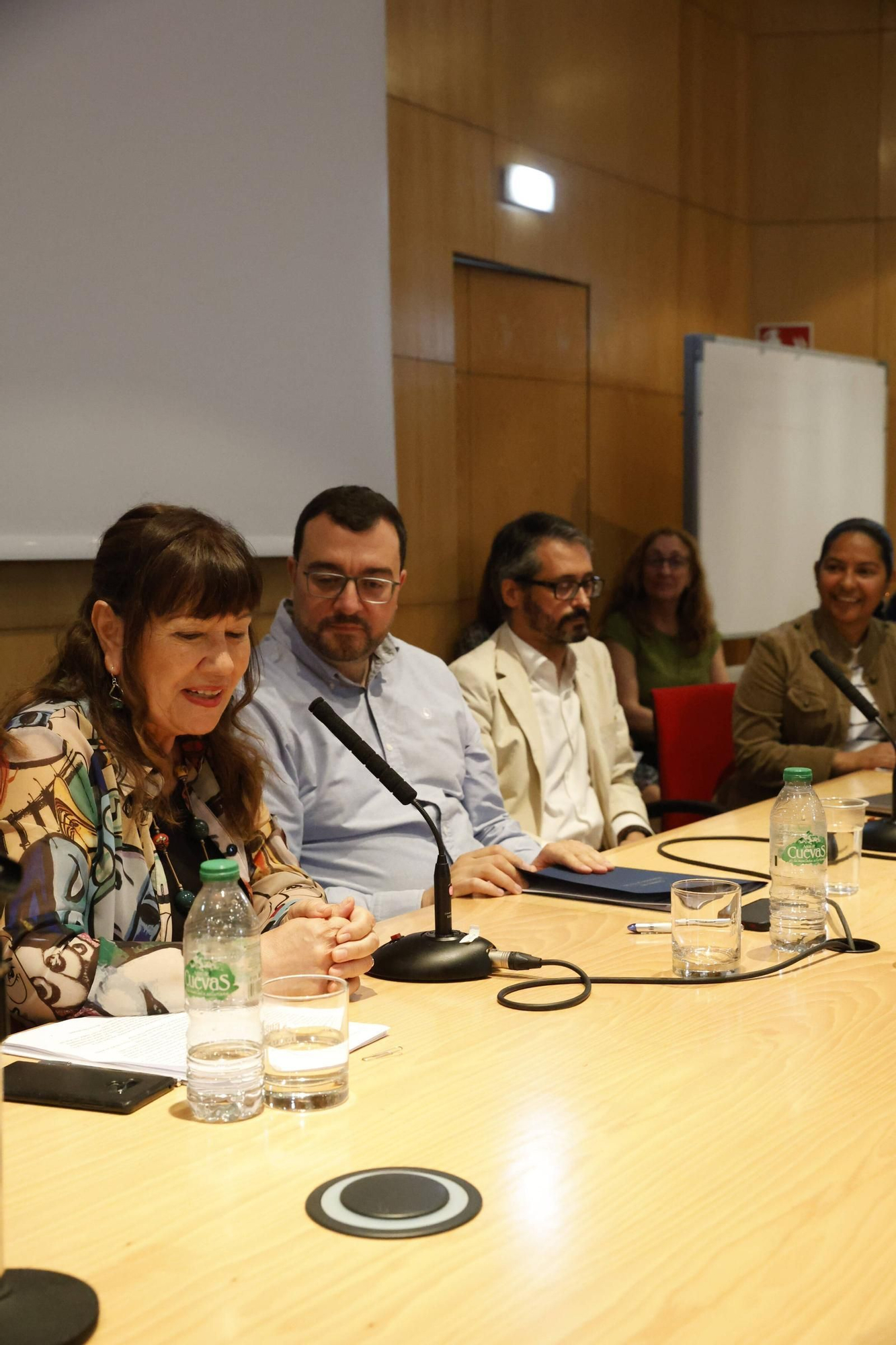 Barbón se abre en Gijón sobre su fe católica (en imágenes)