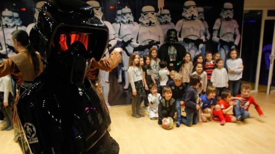 Niños en la fiesta solidaria.