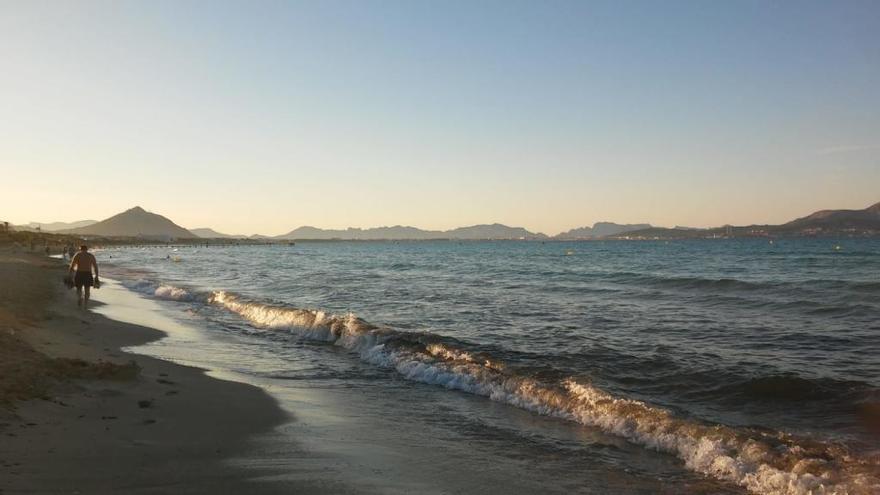 Puesta de sol en Platja de Muro, zona con la mayor rentabilidad turÃ­stica en Mallorca.