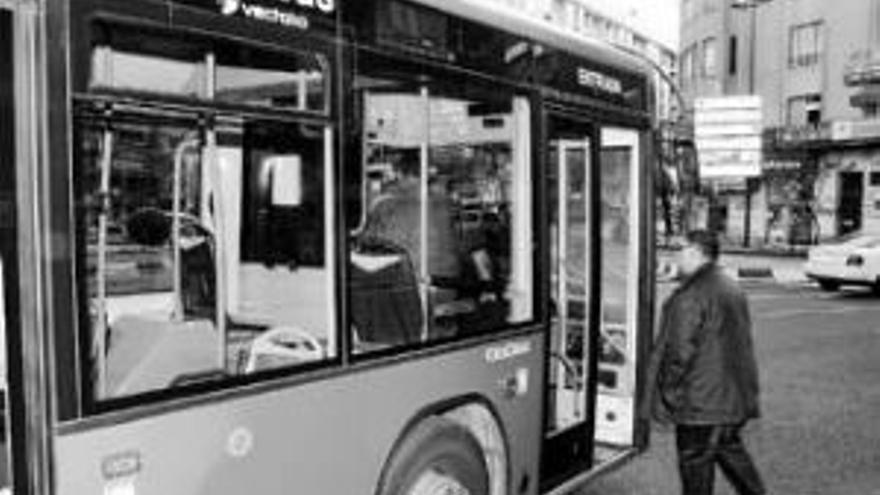 El gobierno quiere reducir el servicio de autobús en las horas con baja demanda