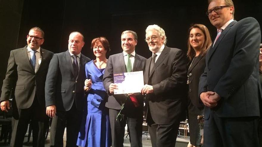 Recogida de los premios.