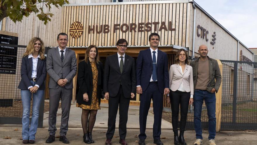 Les autoritats en l’estrena del Hub Forestal de Catalunya a Olius
