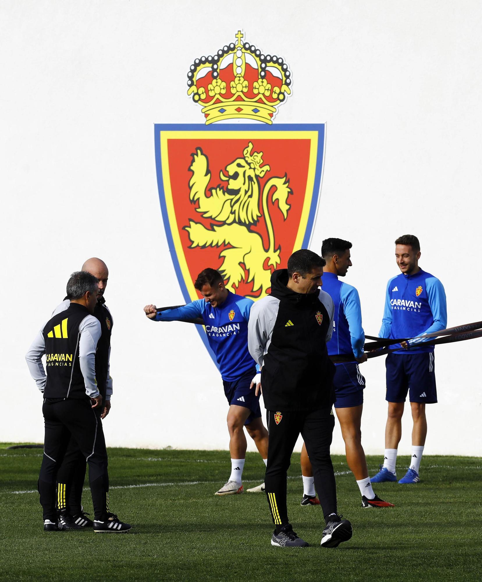 EN IMÁGENES | Así ha sido el primer entrenamiento del Real Zaragoza con Julio Velázquez