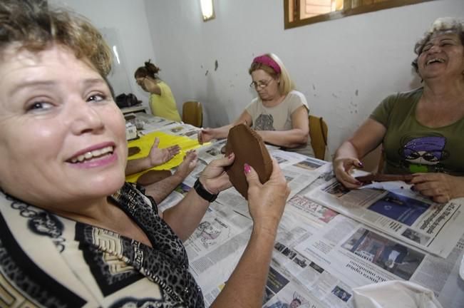 TALLERES DE CERAMICA Y BAILE POR EL DIA DE ...