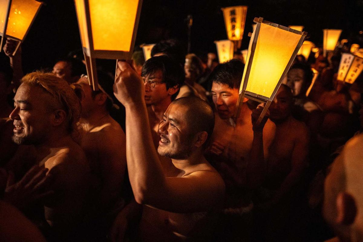 Ritual Sominsai, ampliamente considerado como uno de los festivales más extraños de Japón