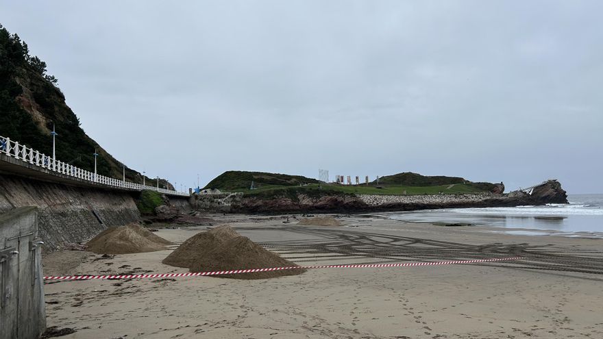 El Puerto de Avilés da por finalizado el aporte de arena a la playa de Salinas (y ha sido menor del previsto)
