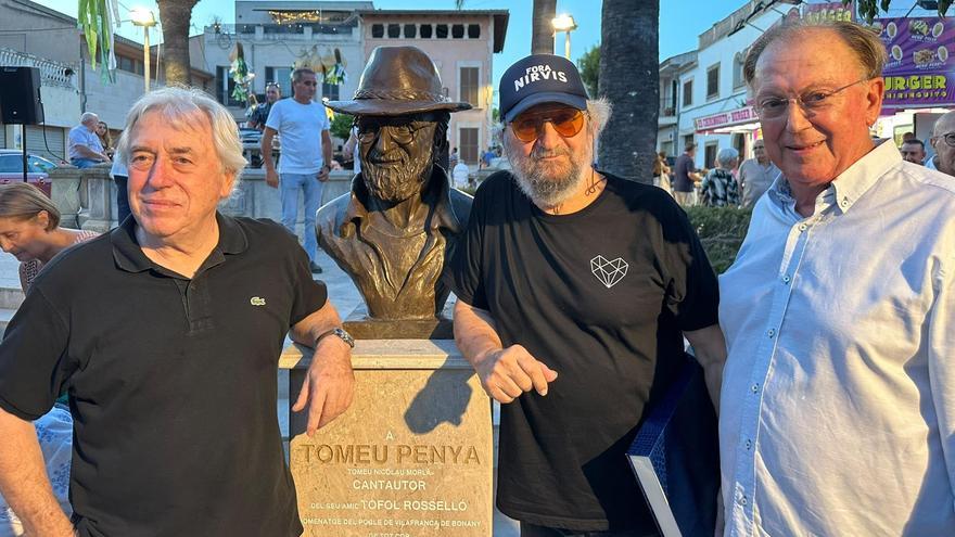 Vilafranca rinde homenaje a Tomeu Penya con la inauguración de un busto en la plaza que lleva su nombre