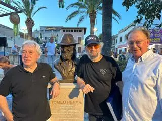 Vilafranca rinde homenaje a Tomeu Penya con la inauguración de un busto en la plaza que lleva su nombre