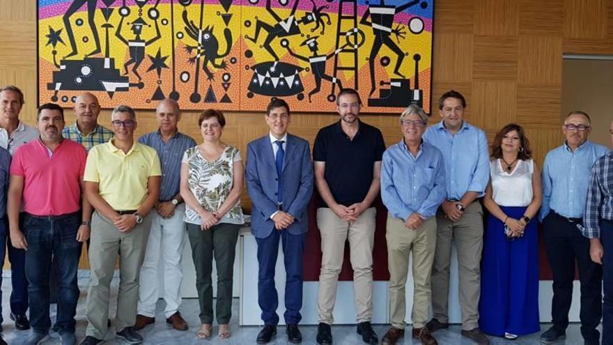 Villegas y López se reunieron ayer con los gerentes de las nueve áreas de salud, el 061 y Salud Mental.