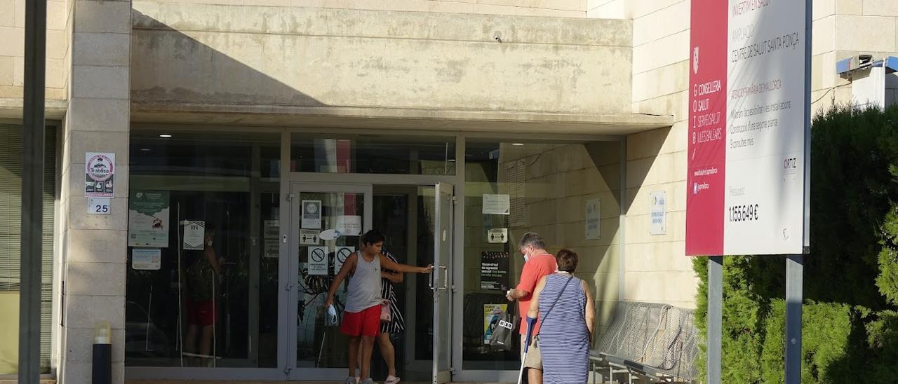 El PAC de Santa Ponça, uno de los más saturados durante los fines de semana en los que también deben asistir al turismo de excesos.