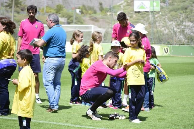 Entrenamiento de la UD Las Palmas en Barranco ...