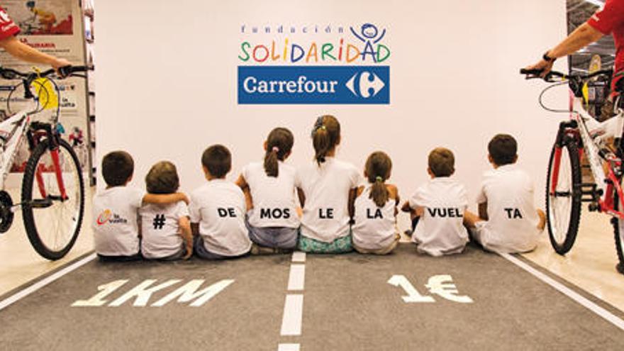 Carrefour organiza una pedalada solidaria contra la pobreza infantil en la Región