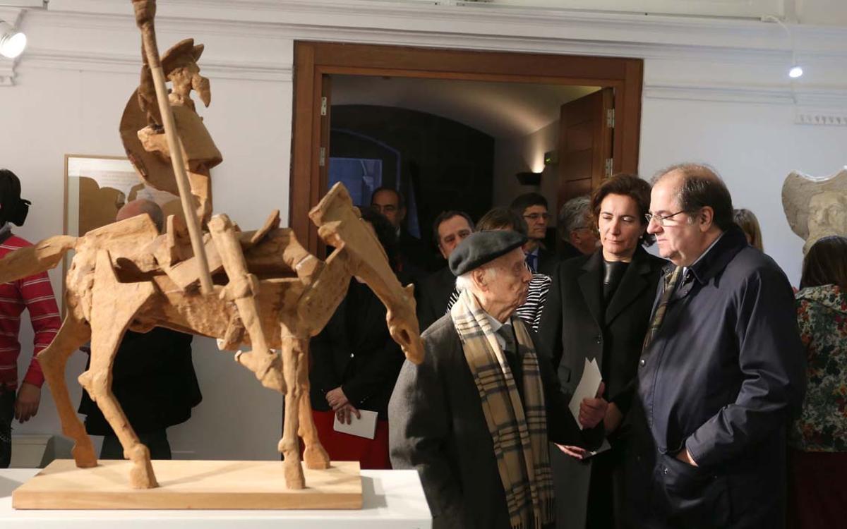 Venancio Blanco mira a Cervantes