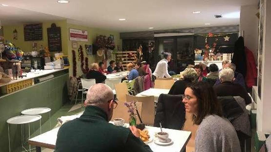 Merienda contra el cáncer en Candás