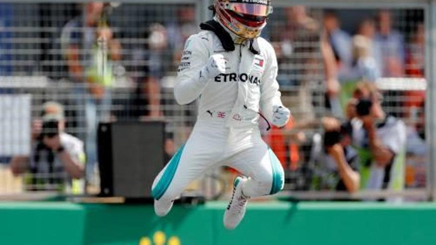 Lewis Hamilton, eufòric amb la «pole position».