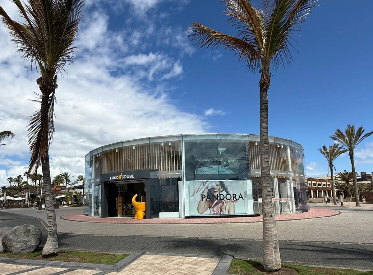 Quioscos del paseo de Meloneras legalizado por el Ayuntamiento de San Bartolomé de Tirajana.