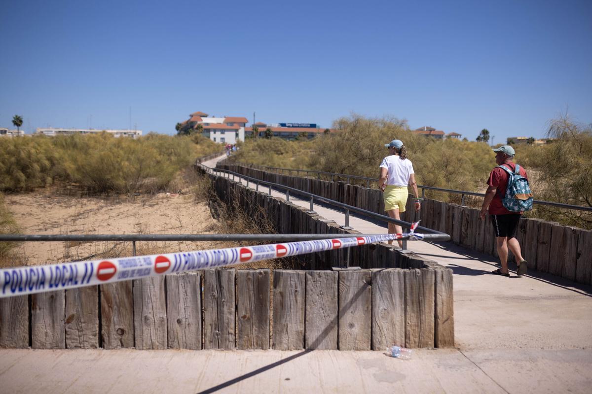 Imágenes de donde ha sido localizado el cadáver de la víctima. A 28 de agosto de 2026 en Isla Cristina, Huelva (Andalucía, España). La Guardia Civil ha detenido a un hombre tras ser hallado este viernes el cuerpo sin vida de su pareja en Isla Cristina (Huelva) con signos de violencia por arma blanca. 28 AGOSTO 2026 Clara Carrasco / Europa Press 28/08/2026. Clara Carrasco;
