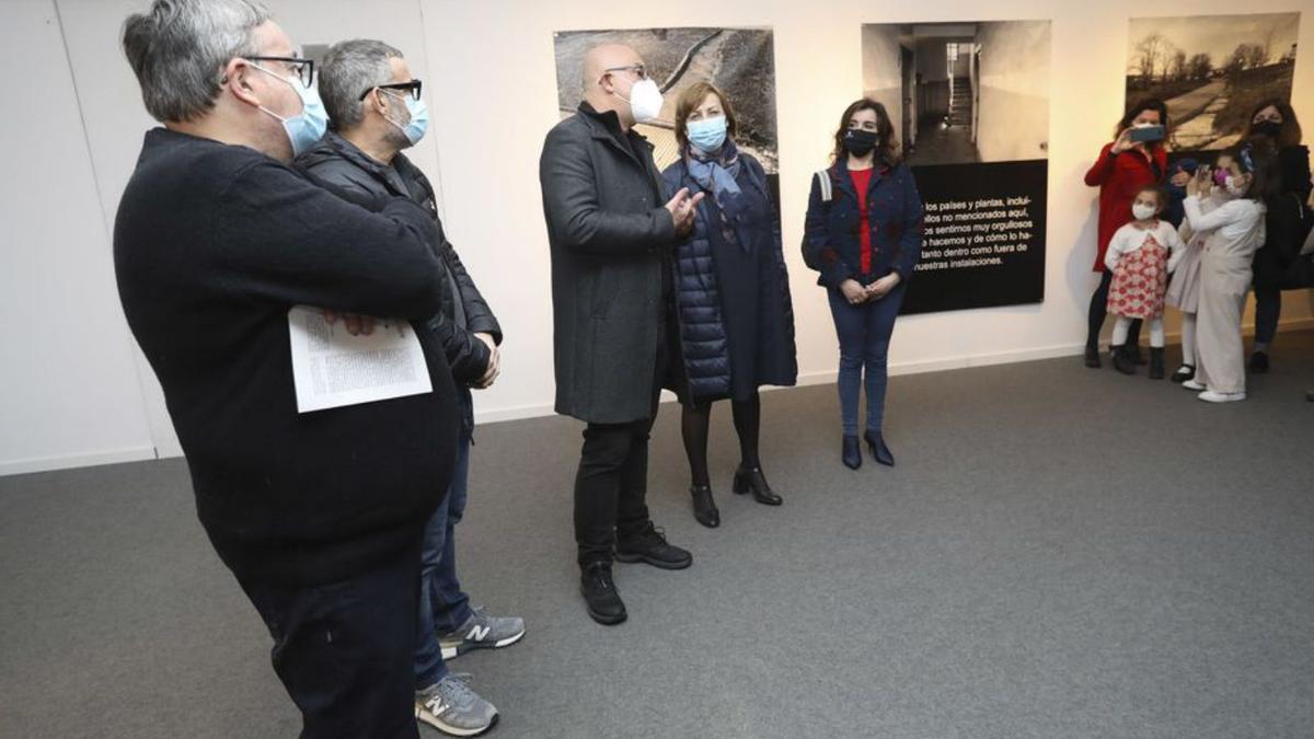 Jaime Luis Martín, Juanjo Palacios, Carlos Suárez, la alcaldesa de Avilés, Mariví Monteserín; y la edil de Cultura, Yolanda Alonso. | Ricardo Solís