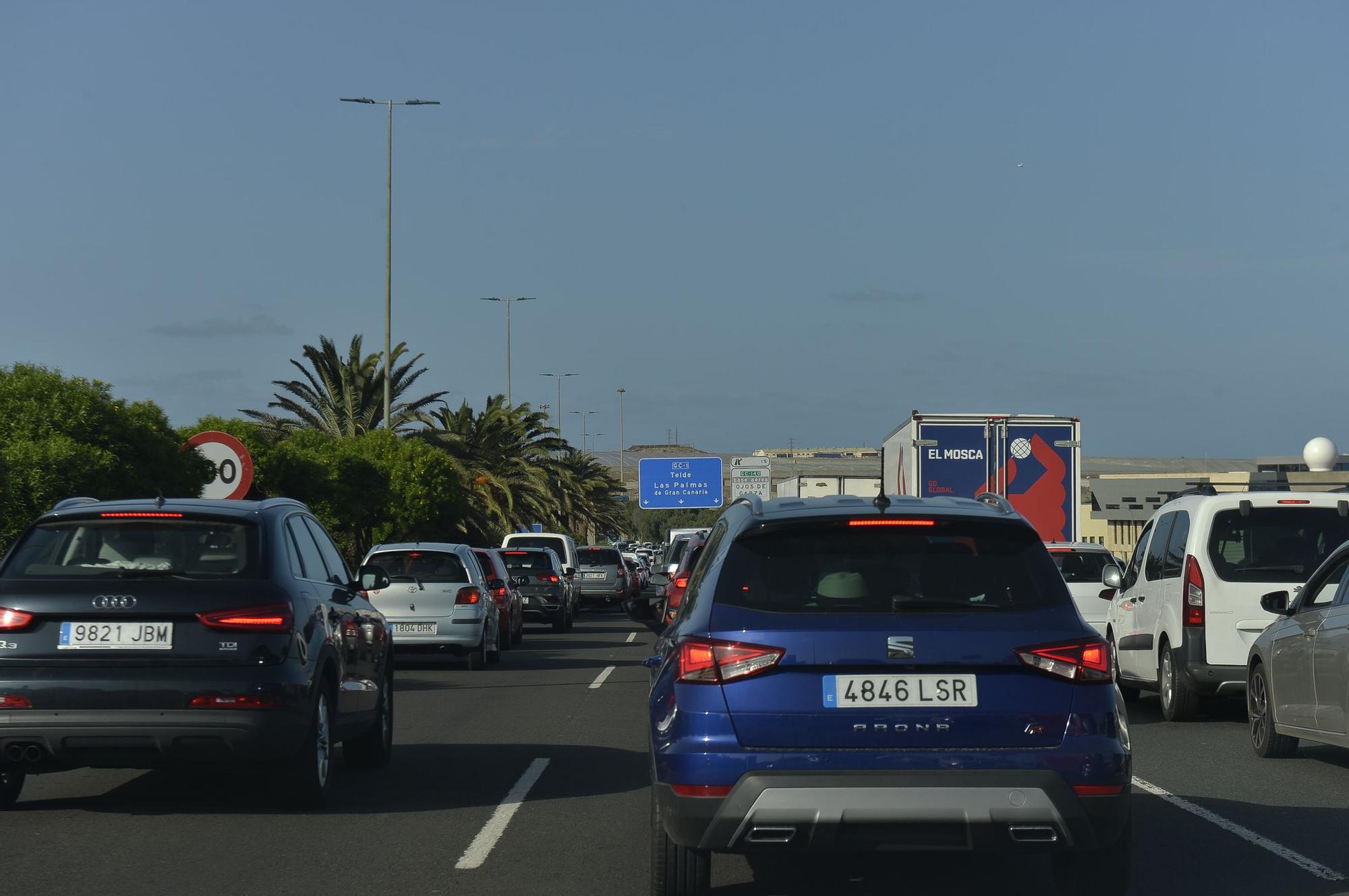 Derrumbe de un muro en la autopista