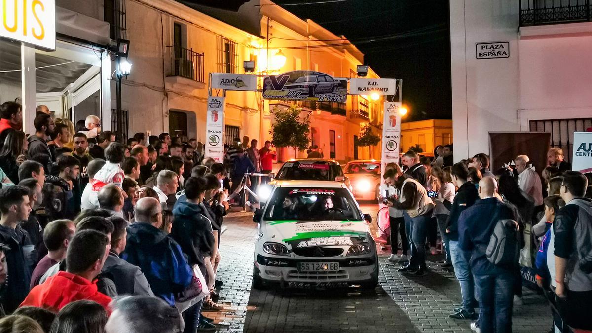 Ambiente durante la recepción de participantes en el Rallye