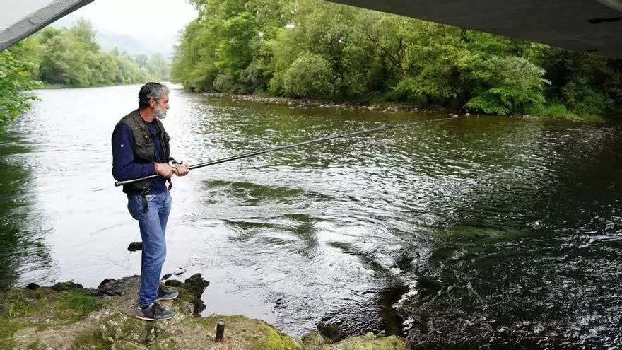 VÍDEO: La pesca del salmón, vedada tras la nefasta campaña de este año (aunque se mantendrá el campanu): "La conservación es nuestra prioridad"