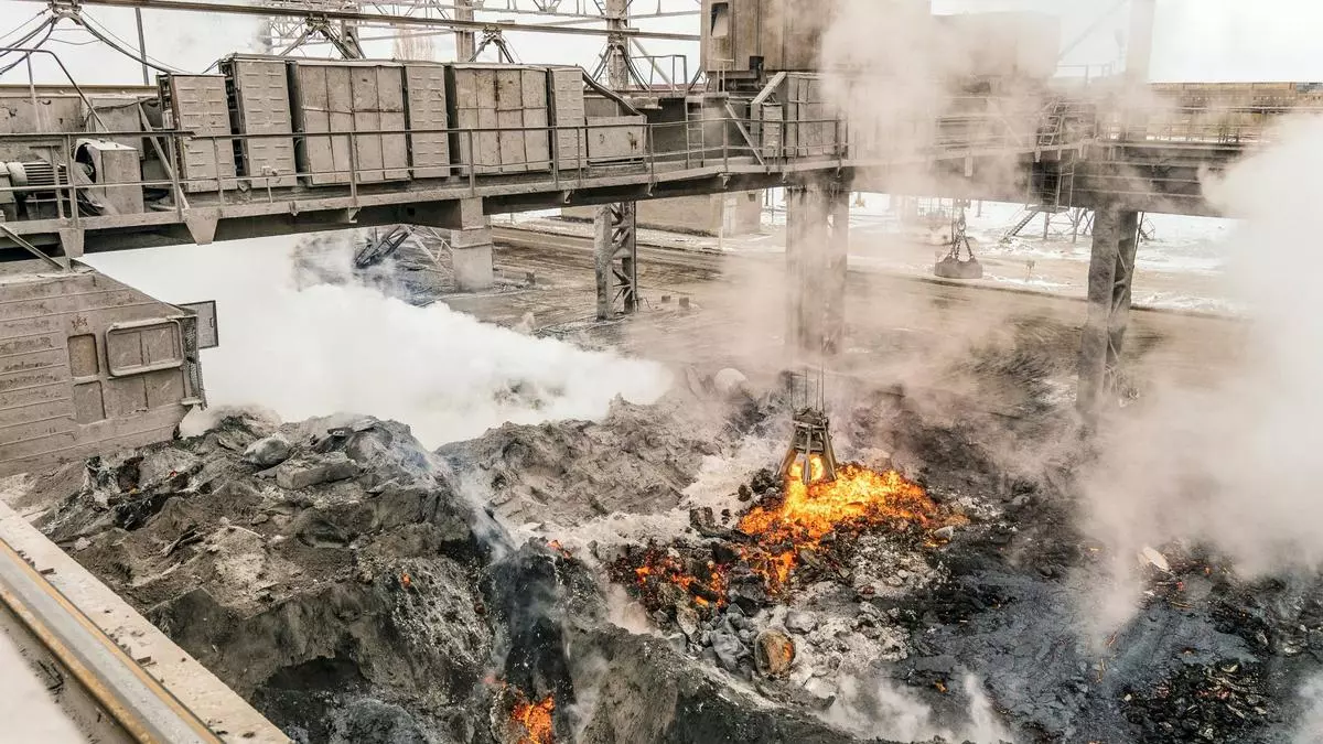 Descubren que los residuos industriales generan rocas artificiales en el medio natural