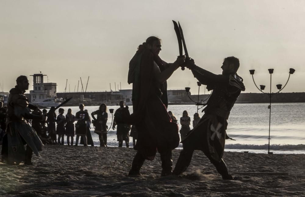 El Desembarco al amanecer da inicio a los Moros y Cristianos de El Campello