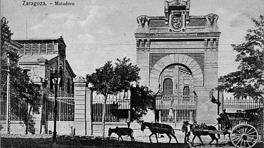 Parada del tranvía en plaza España en los años 70 del siglo pasado.