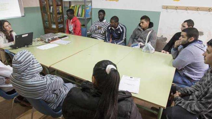 Un grupo de jóvenes, el pasado martes, en un taller de sensibilización  impartido en Palma.