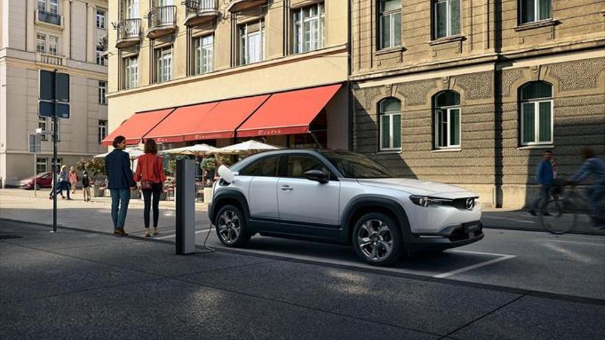 Fiat incluye el paquete D-Fence en el Panda y el 500 Arranca la producción del Mazda eléctrico