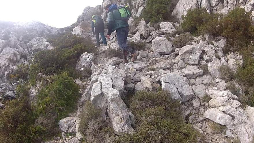 Rescatan a un excursionista que pasó la noche al raso en la Serra