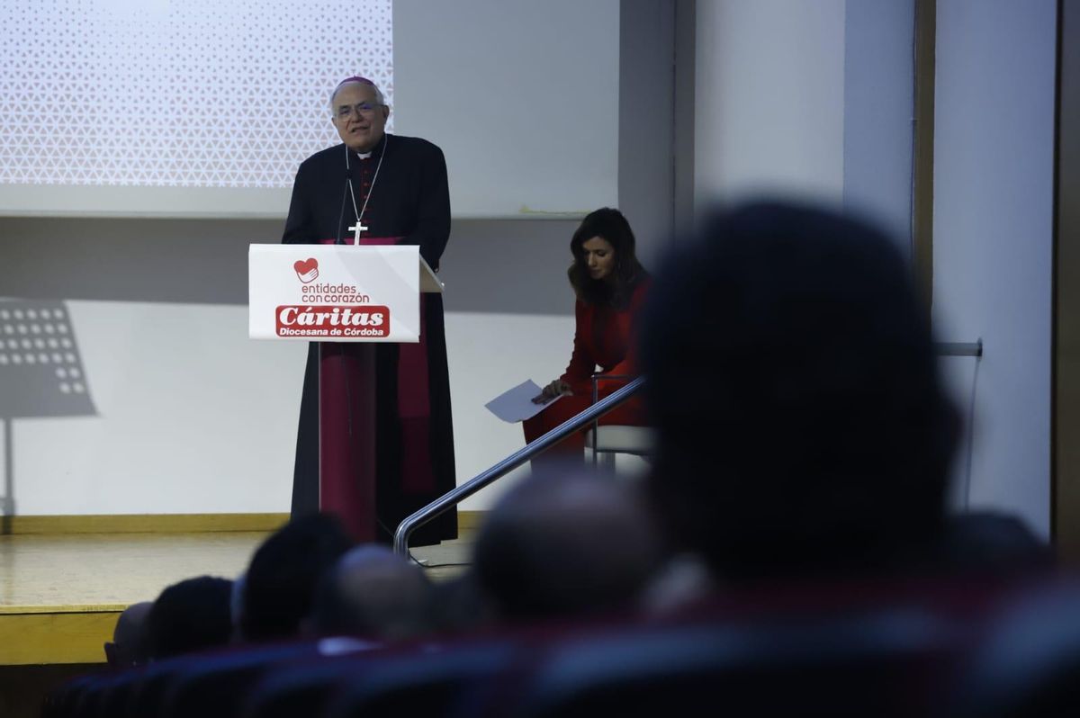 El obispo, Demetrio Fernández, se dirige a los asistentes al acto.