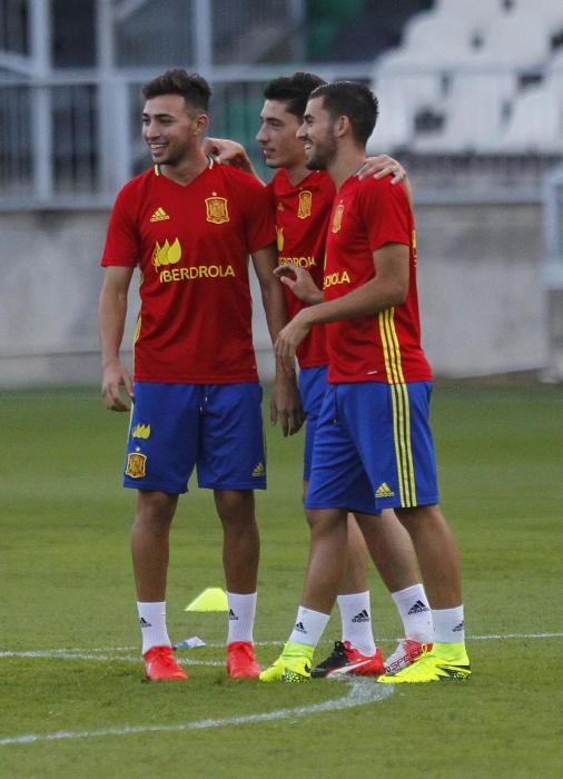 Las mejores imágenes del entrenamiento de Munir con la Selección Española