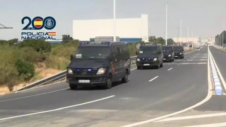 215 agentes de distintas unidades de la Policía Nacional viajan a Canarias para cubrir la seguridad de la visita del Papa