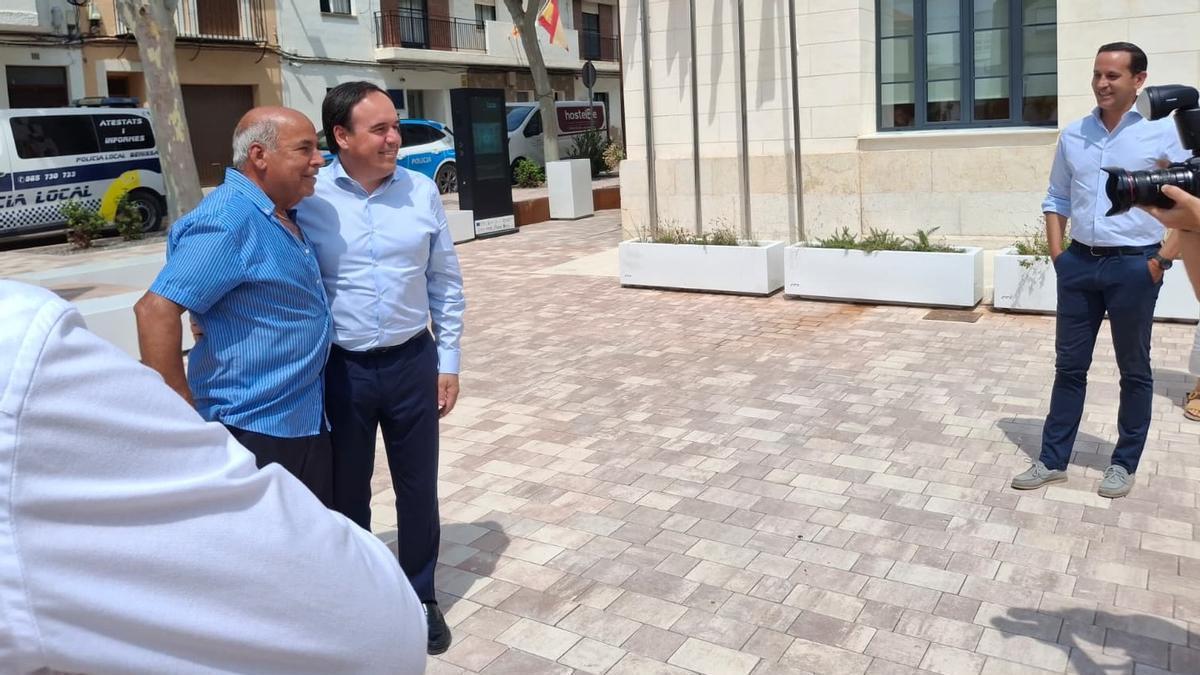 Pérez Llorca con su amigo cazador Miguel Tur "de Torrat"