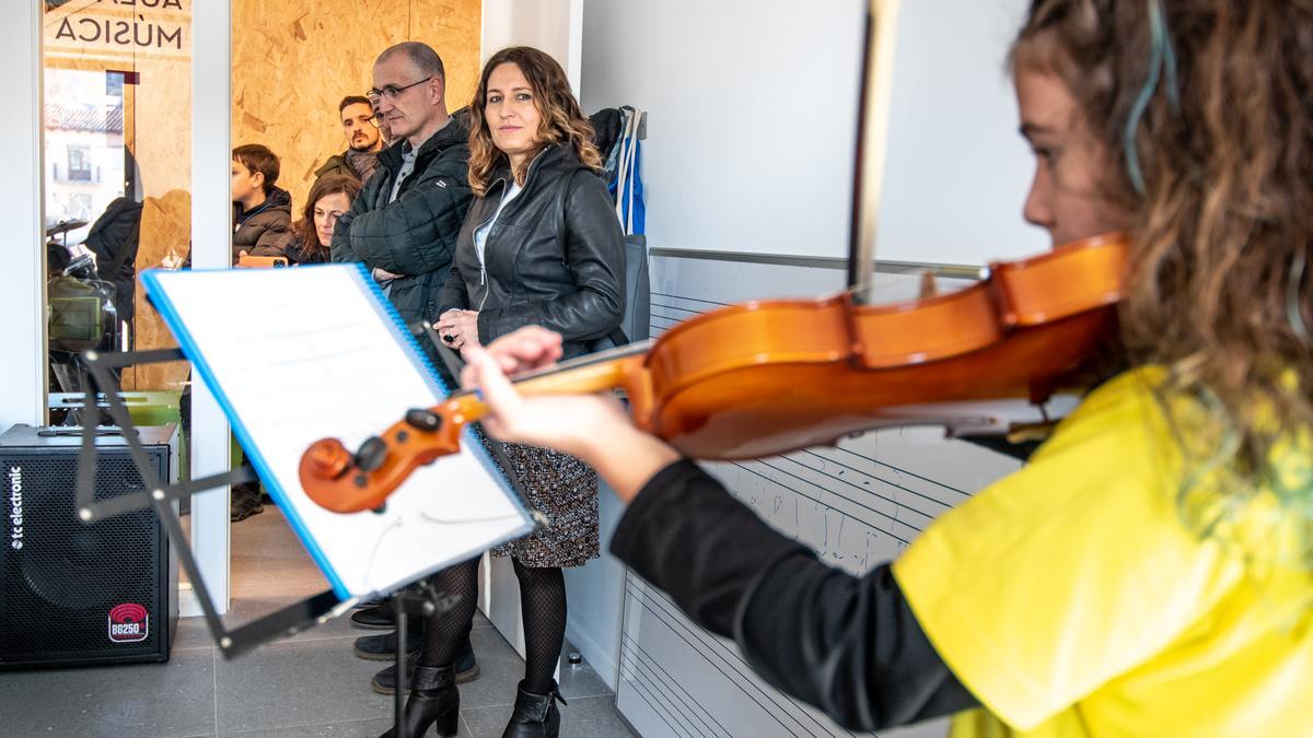 La inauguració del Centre Recreatiu de Santa Maria d’Oló., en imatges