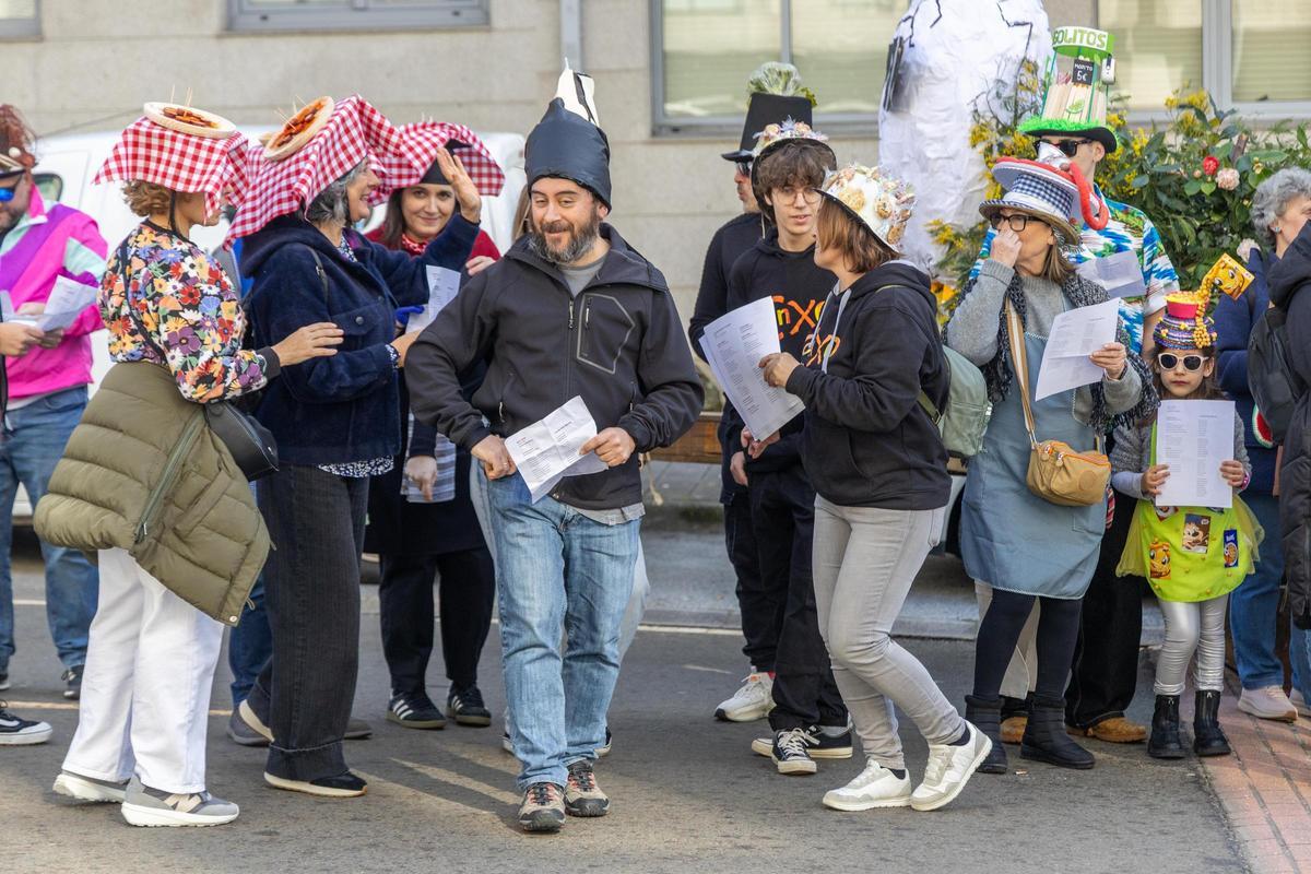 Cientos de personas se dan cita en Conxo para celebrar el Entroido