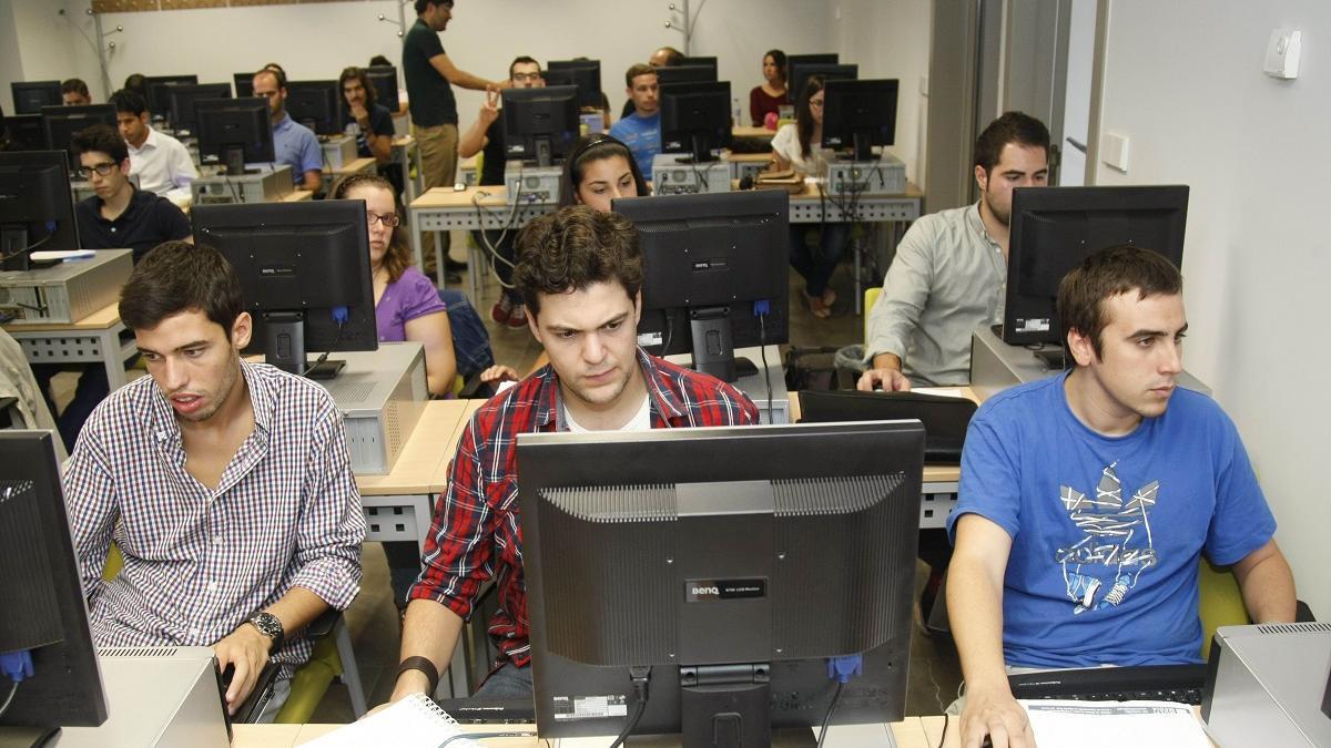 El perfil del alumnado así como las dinámicas de clase avanzan hacia un modelo más digital y tecnológico.